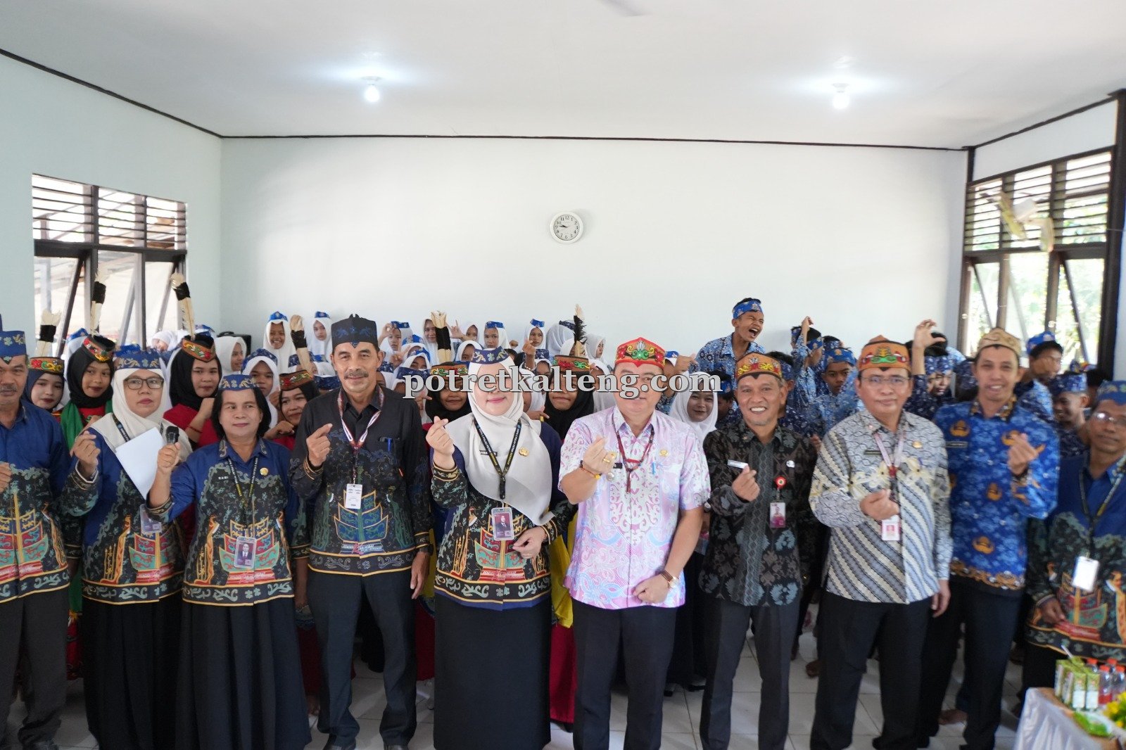 Pemkab Kapuas Perkuat Pelestarian Budaya Dayak Lewat Program Kamis Hanjak Berbudaya