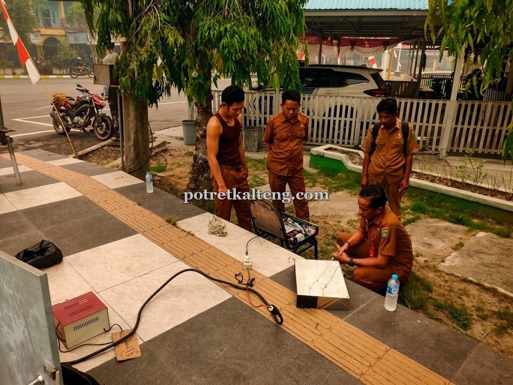 Dishub Barsel Periksa Traffic Light Simpang Kangkung yang Mengalami Gangguan