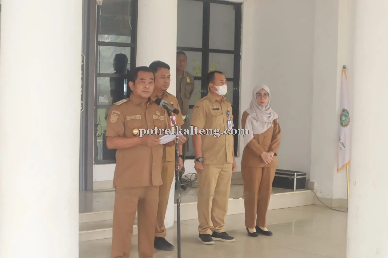 Wabup Barsel Lepas Kafilah LASQI untuk Berlaga di Festival Seni Qasidah Tingkat Provinsi