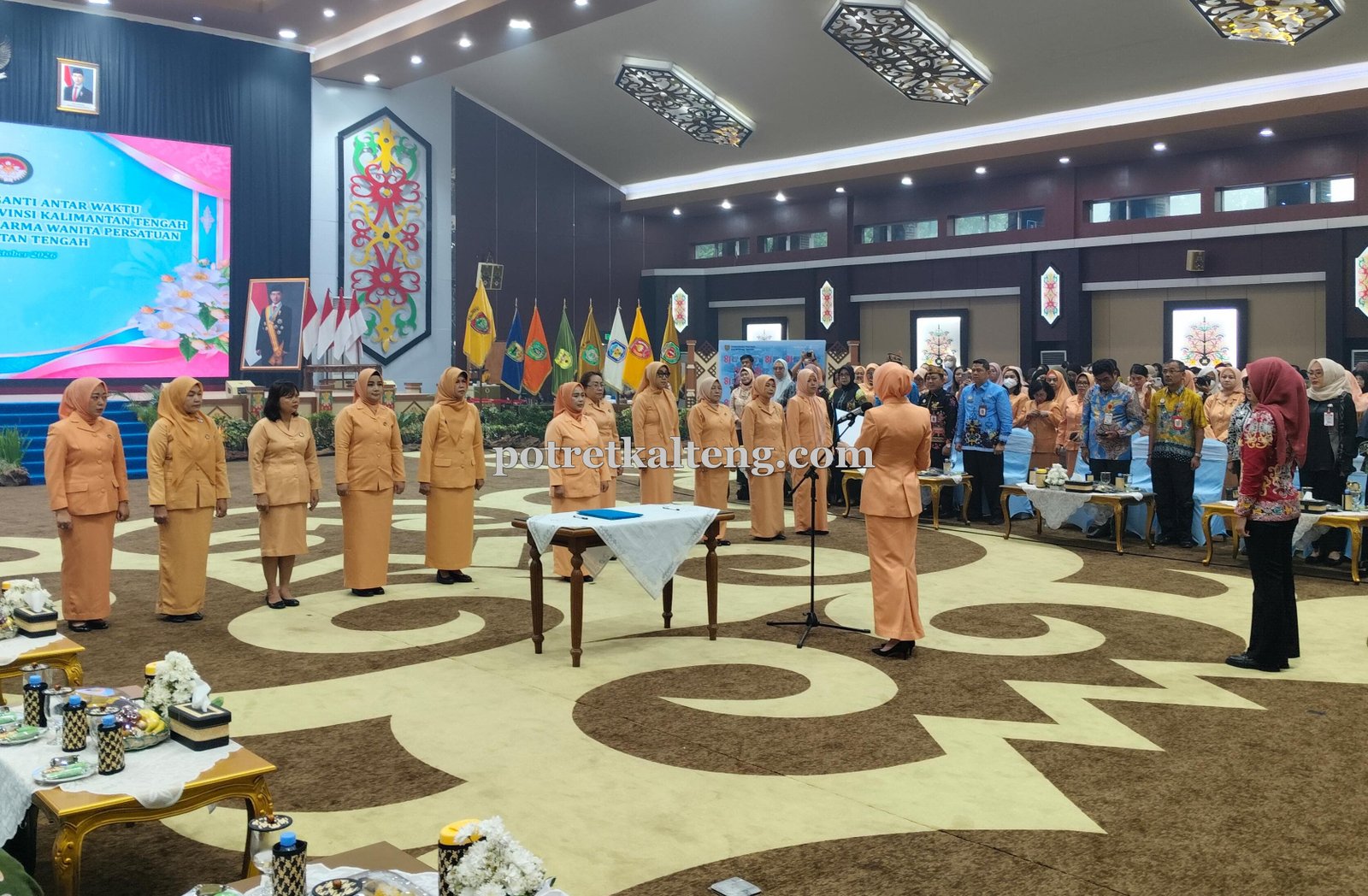 Lantik Pengurus PAW, Penasihat DWP Kalteng Tekankan Soliditas Organisasi