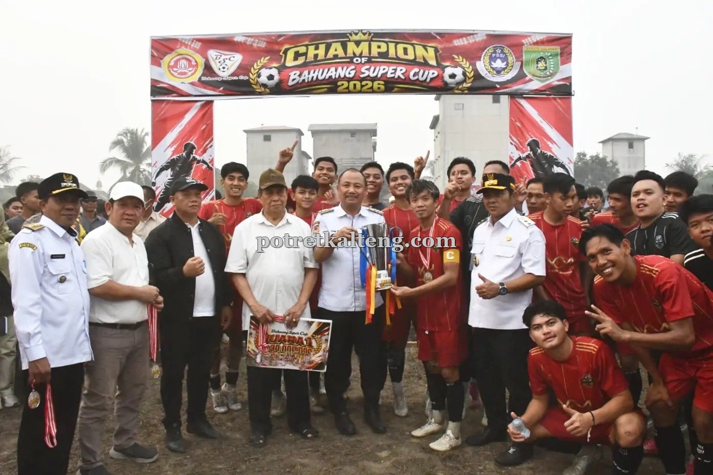 Bahuang Super Cup 2026 Berakhir, Bupati Barsel Apresiasi Sportivitas dan Semangat Kebersamaan