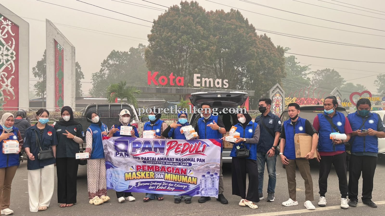 DPD PAN Murung Raya Bagikan Masker dan Vitamin C Gratis di CFD Puruk Cahu