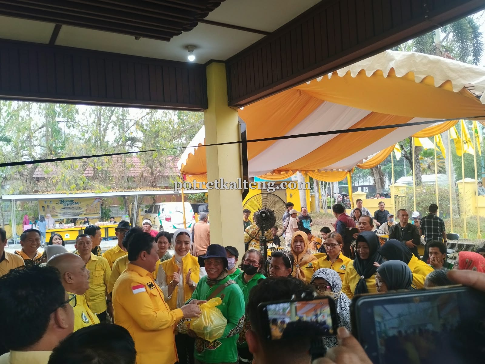 Golkar Kalteng Tebar Kepedulian Lewat 1.000 Paket Sembako