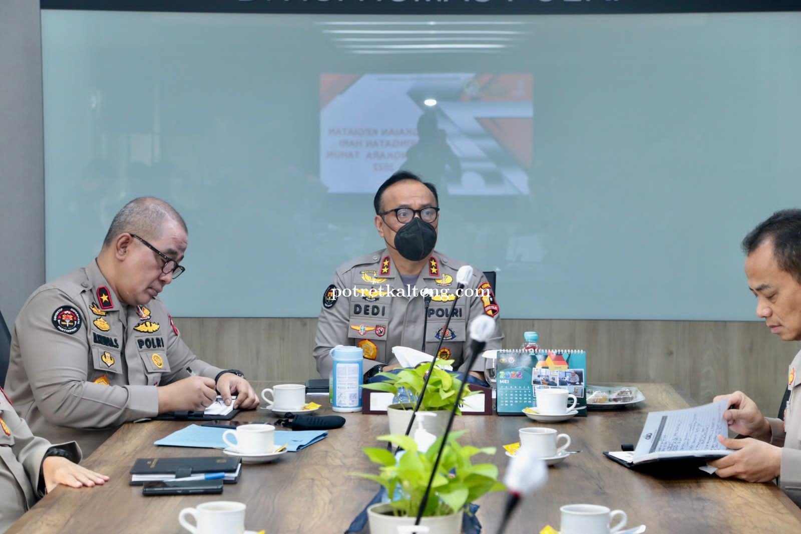 Polri Gelar Lomba Menembak Bersama Perwira Tinggi TNI-Polri dengan Insan Pers