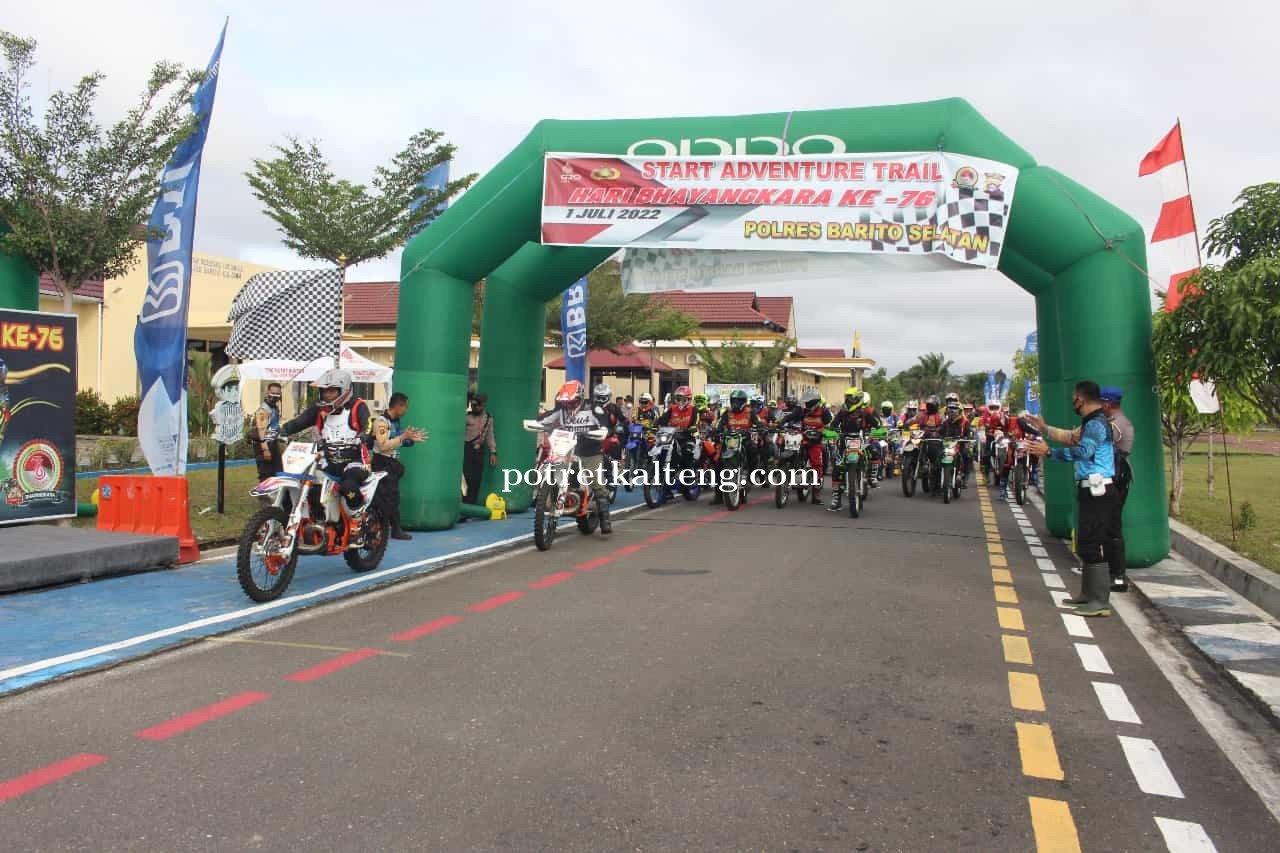 Meriahkan Hari Bhayangkara Ke-76, Kapolda Kalteng Ikuti Motor Trail Adventure di Barsel
