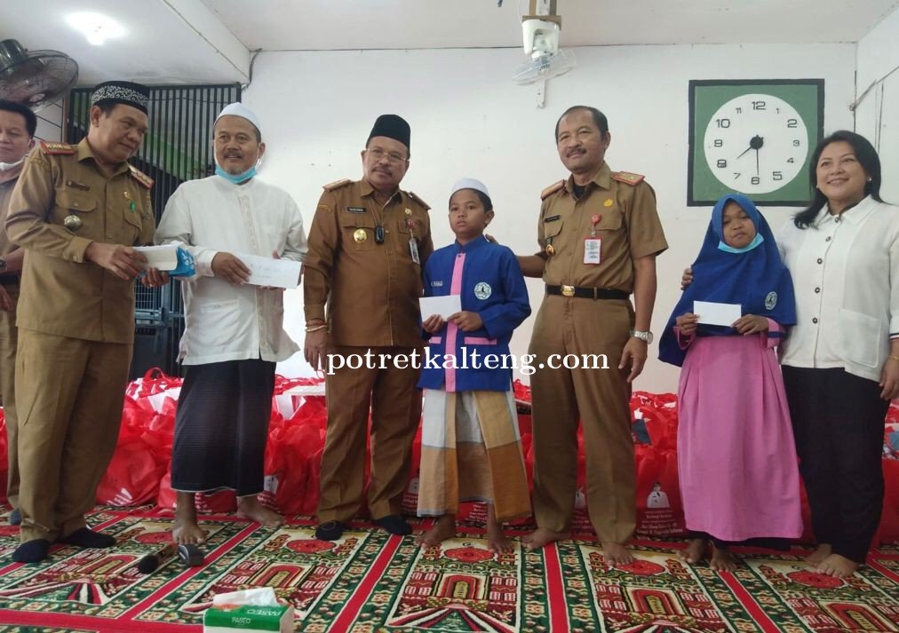Peringati Ulang Tahun ke-49, Sugianto Sabran Berbagi Berkah ke Panti Asuhan