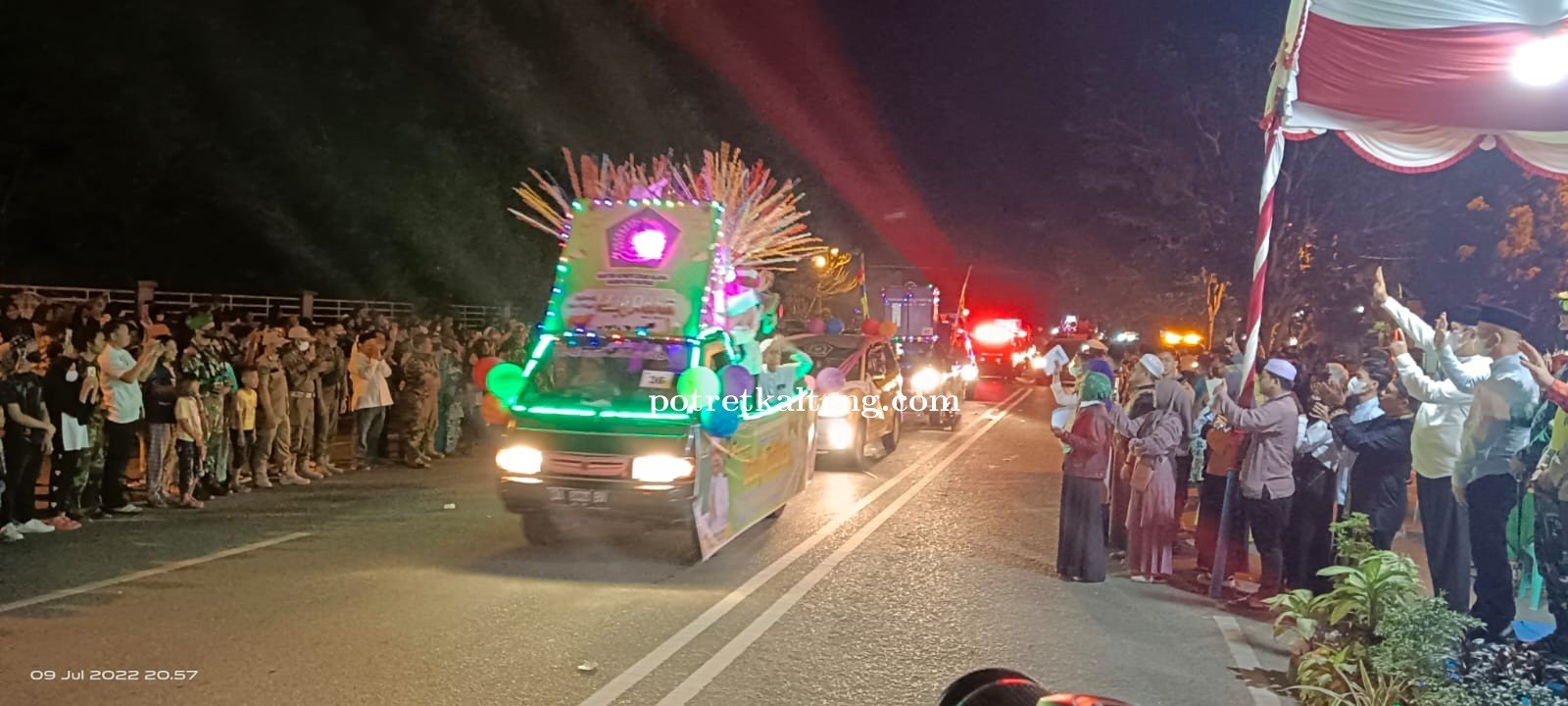 Masyarakat Kapuas Antusias Sambut Pawai Hias Malam Takbiran Hari Raya Idul Adha 1443 H