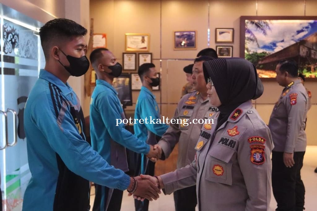 Wakapolda Kalteng Lepas Kontingen Atlet Judo Dalam Piala Kapolri di Kendari