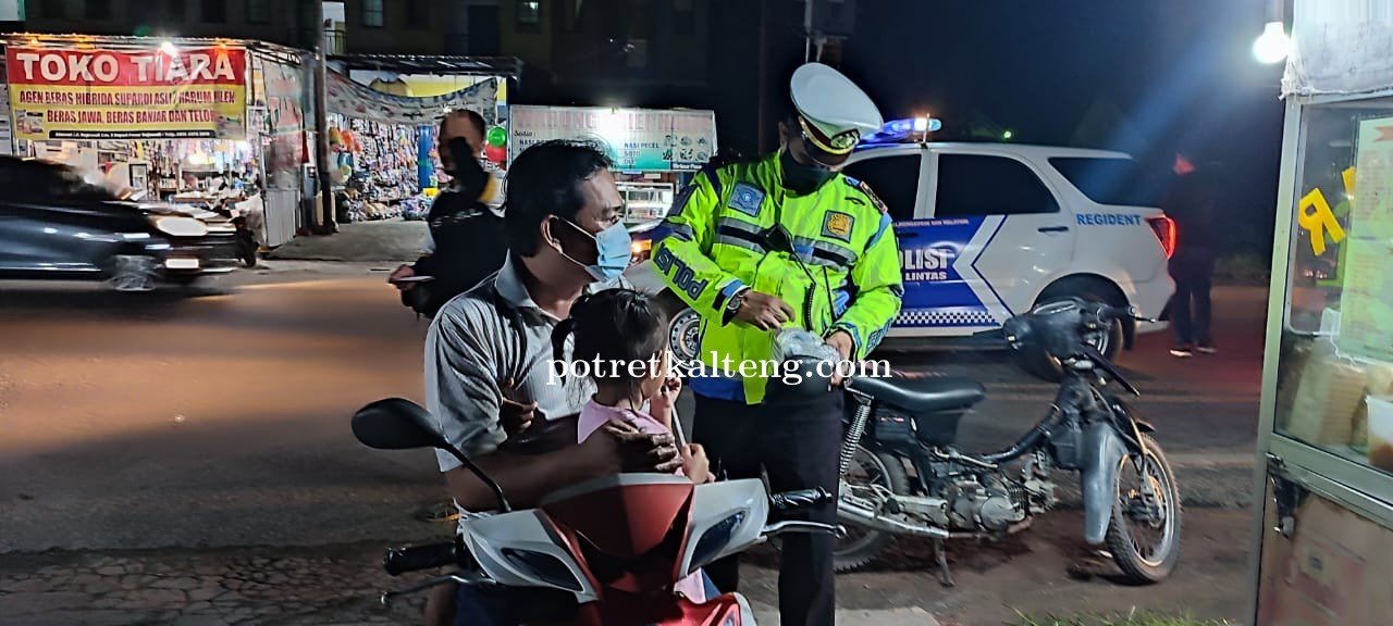 Kasus Covid-19 Kembali Meningkat, Patroli Gabungan Sosialisasikan Prokes dan Bagikan Masker