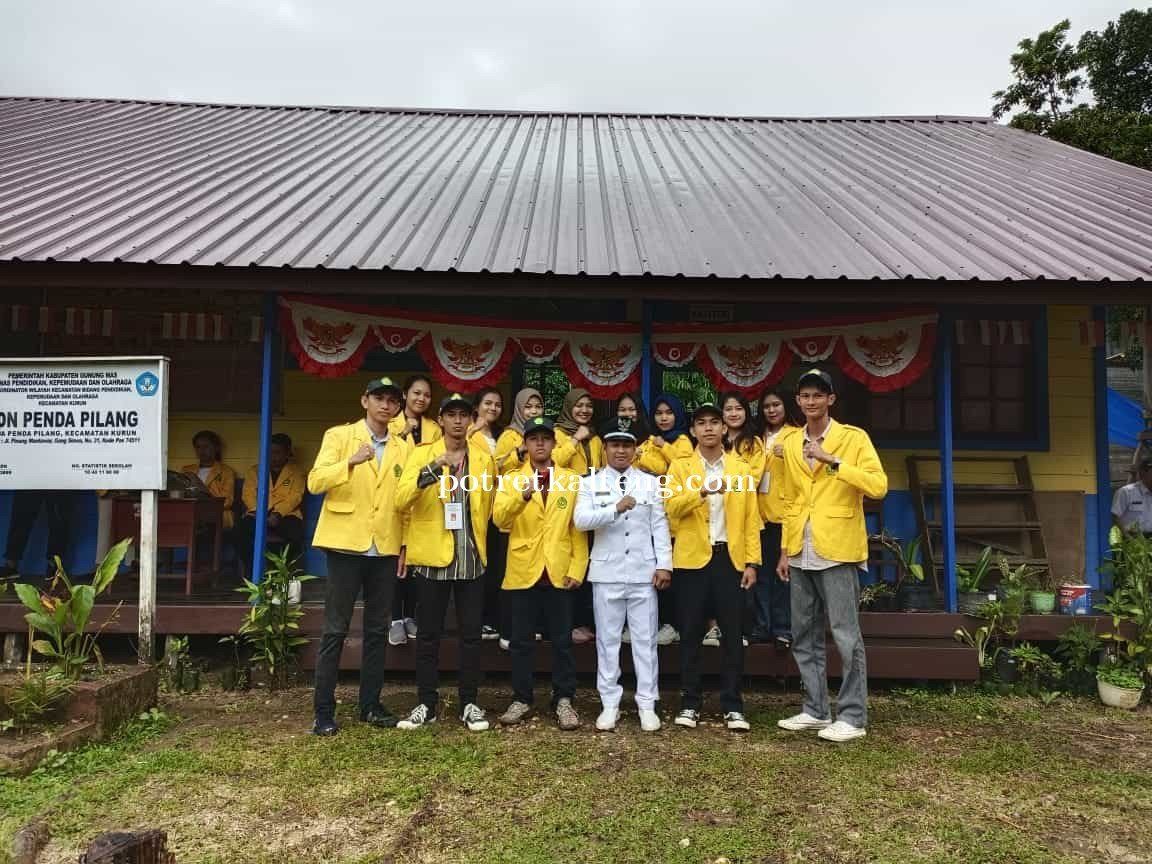 Peringati HUT RI Ke-77, Mahasiswa KKN-TM Desa Penda Pilang Gelar Upacara Kemerdekaan