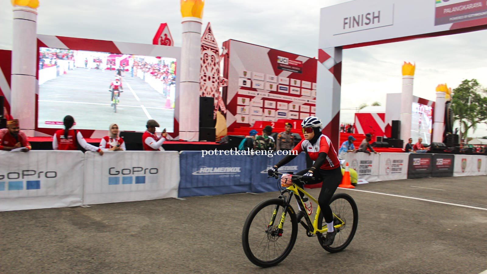 Dara Latifah Riders Muda Berhijab Asal Medan Ikut Ramaikan UCI MTB Eliminator World Cup 2022