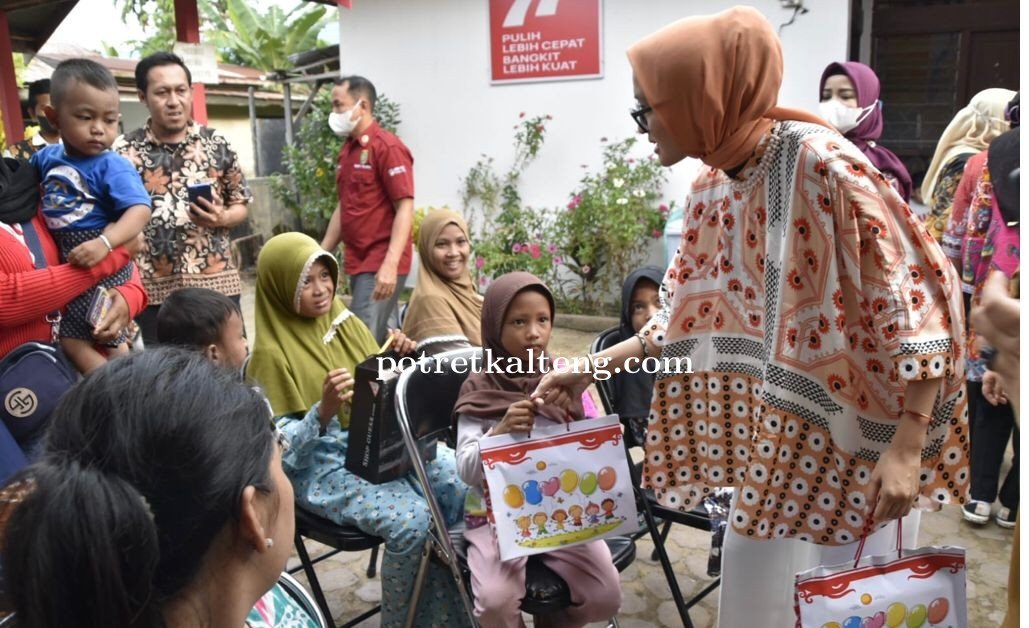 Tekan Stunting, Ketua Ivo Sugianto Sabran Kunjungi Posyandu di Buntok