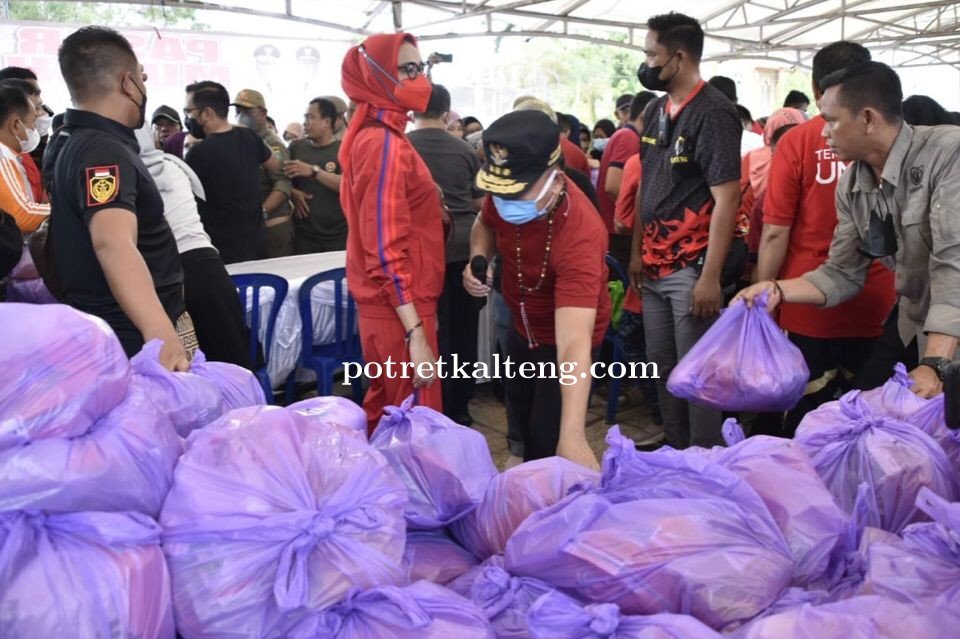 Gubernur Kalteng Tinjau Pasar Murah di Taman Iring Witu, Barito Selatan
