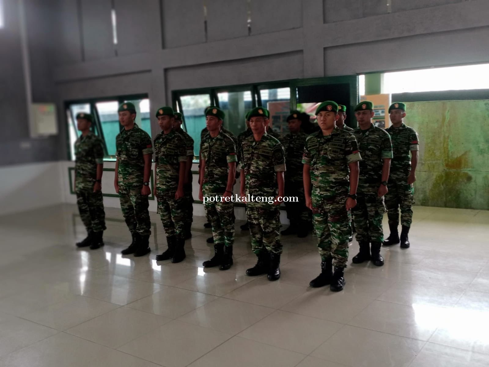 Dandim 1011/KLK Lantik 6 Danramil dan Wisuda 2 Anggota yang Purnawira.