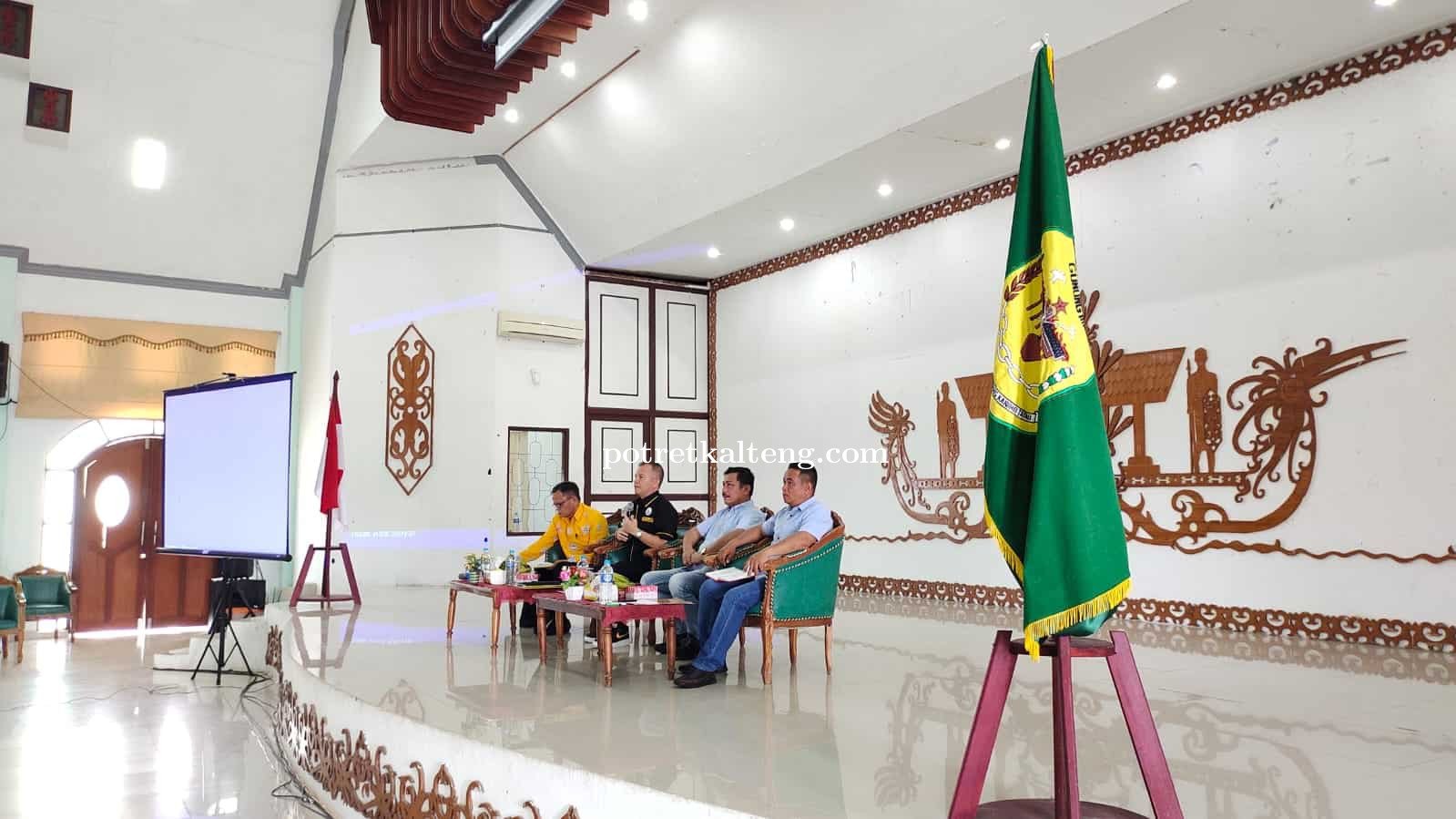 Bupati Gumas Pimpin Rapat Lanjutan Kebun Plasma PT BMB