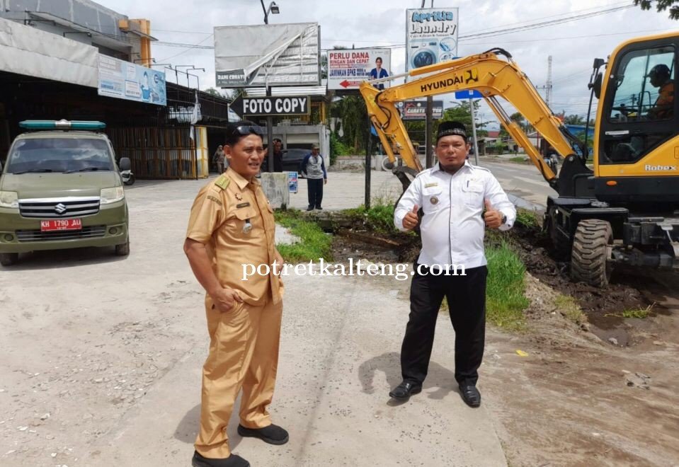Dinas PUPR Kota Palangka Raya Normalisasi Drainase di Sabaru dan Kereng Bagkirai