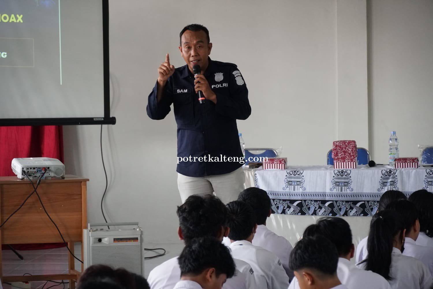 Jadi Pemateri Acara Dinas Kominfo di SMP Santa Maria, Cak Sam Sampaikan Tolak Hoaks
