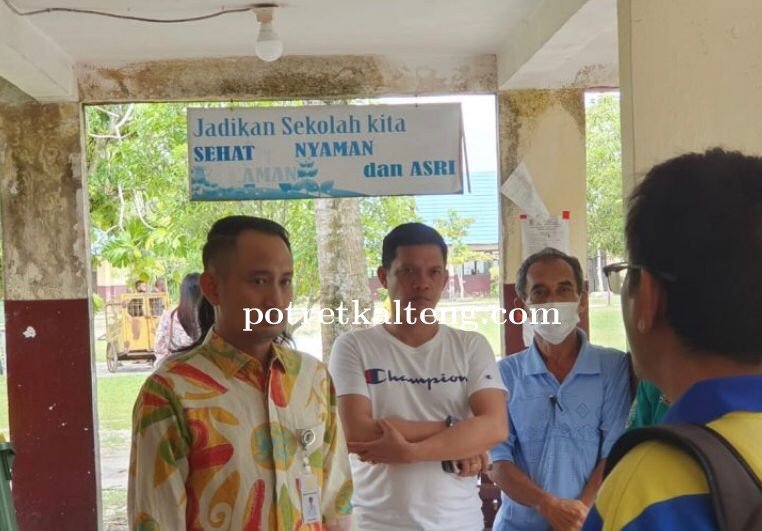 Beredar Isu Penebusan Seragam Sekolah, Wali Kota Palangka Raya Sidak Beberapa Sekolah