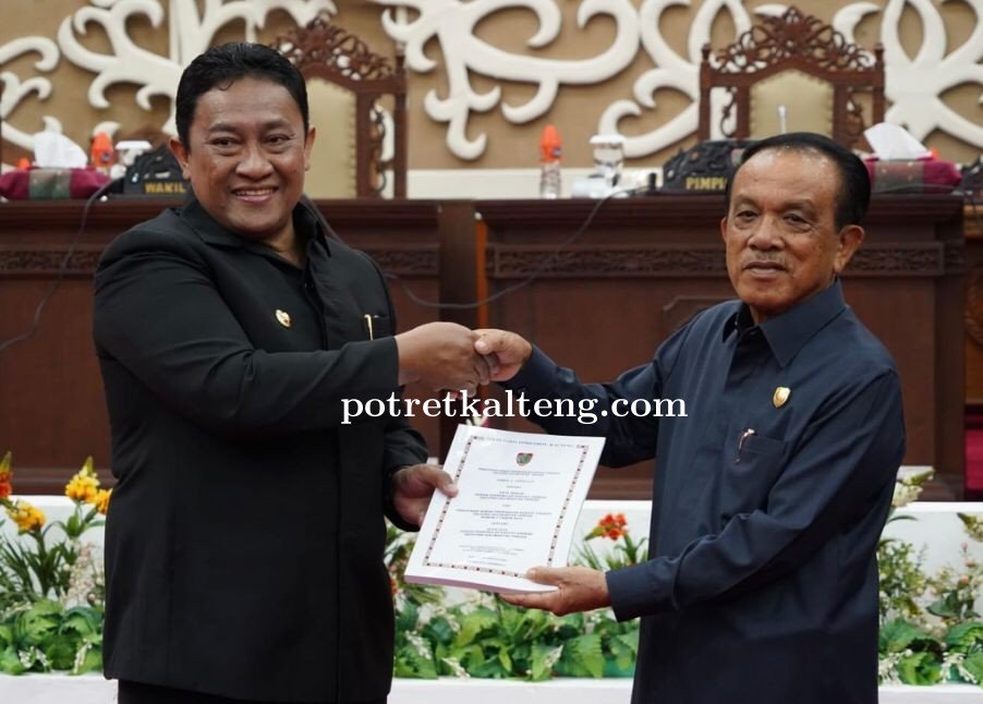 Wagub Kalteng Serahkan Rancangan Perubahan APBD Provinsi Kalteng TA 2023