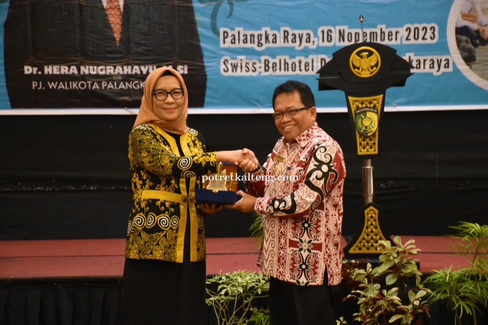 3 Bulan Menjabat Pj Bupati Kapuas, Erlin Hardi Bawa Kapuas Raih Peringkat Dua Kategori Informatif