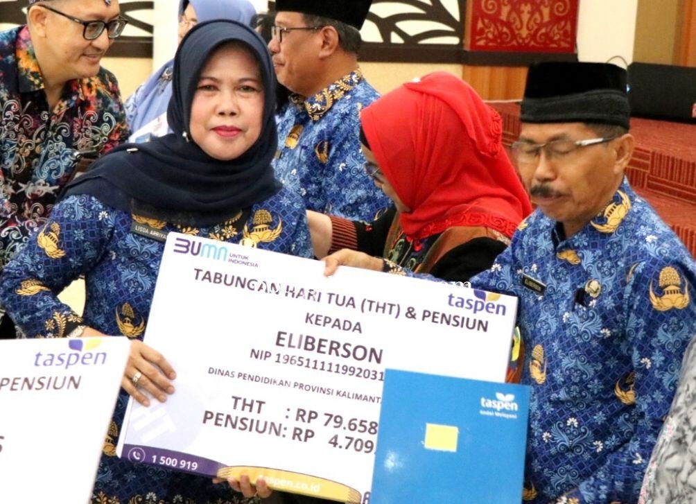 Moment HUT KORPRI, BKD Selenggarakan Penyerahan Tanda Kehormatan Satyalancana Karya Satya