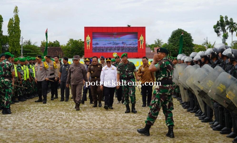 Sekda Kalteng Hadiri Apel Gelar Kekuatan Pengamanan Pemilu Internal TNI Tahun 2024