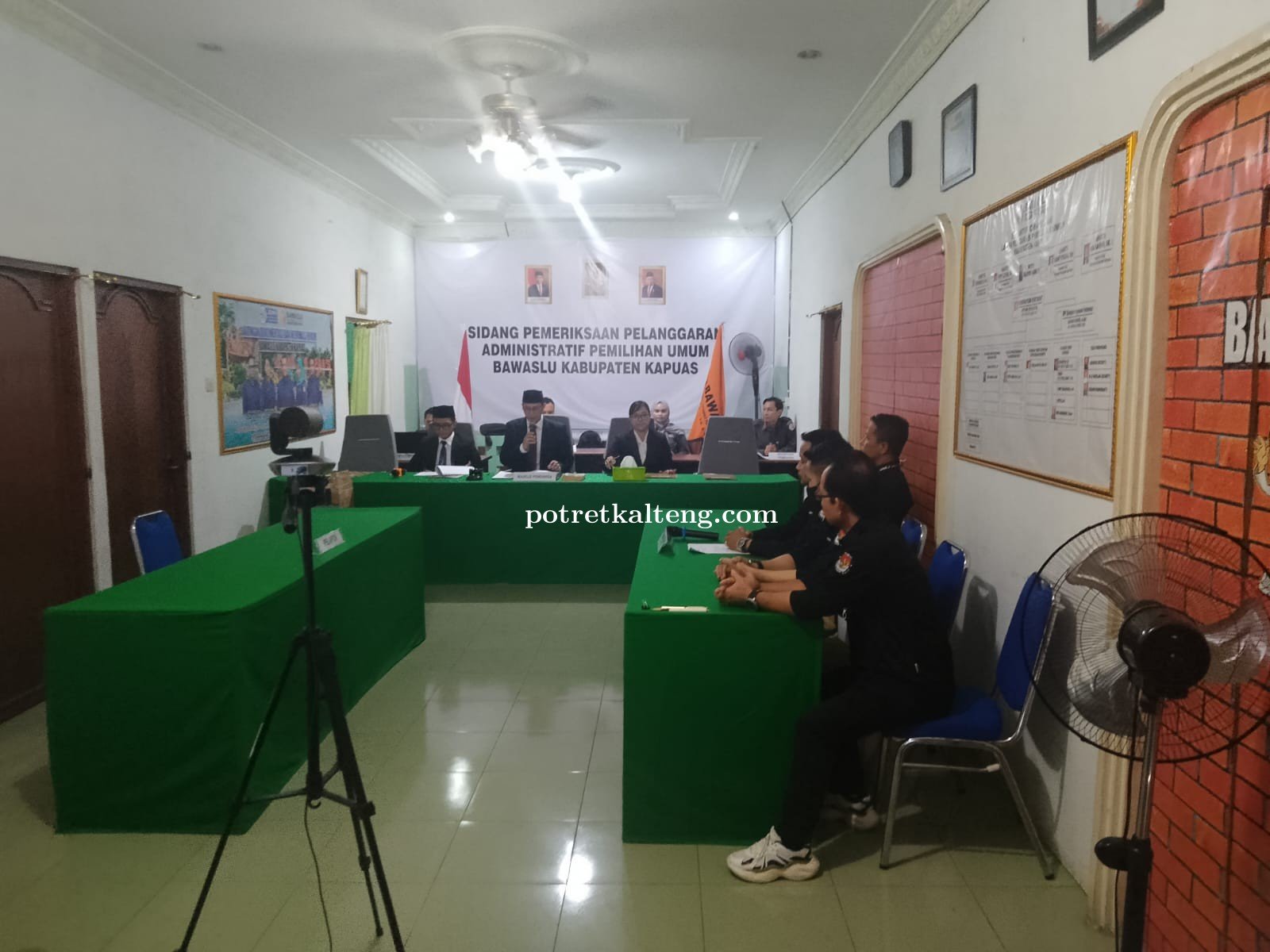 Bawaslu Kapuas Bacakan Putusan Terhadap Pelanggaran Pemilu 2024