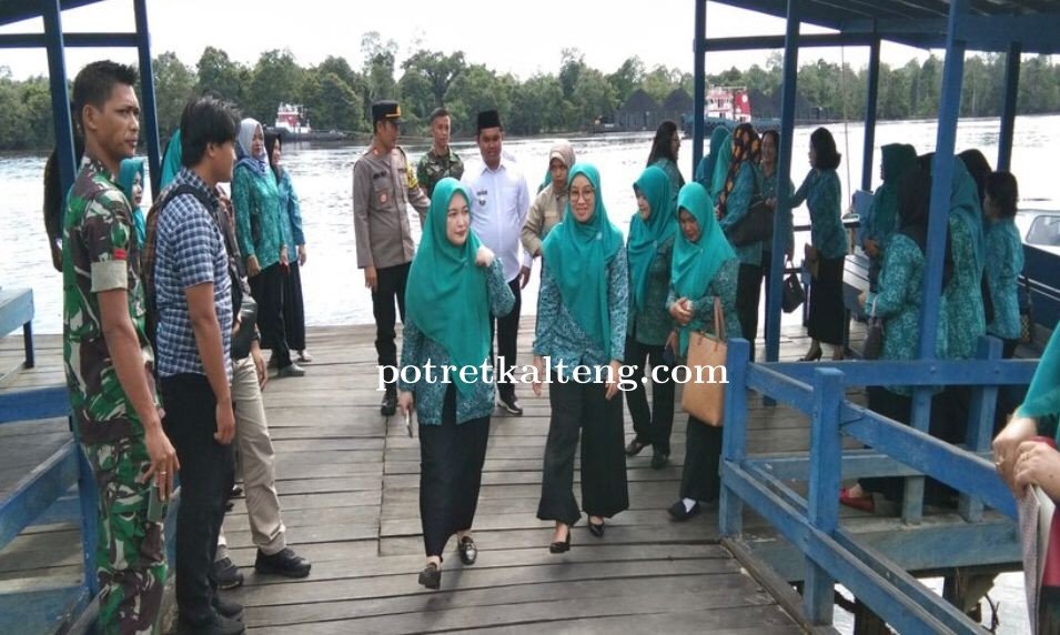 Ketua TP PKK Barsel Lakukan Kunjungan Kerja Ke Kecamatan Dusun Hilir