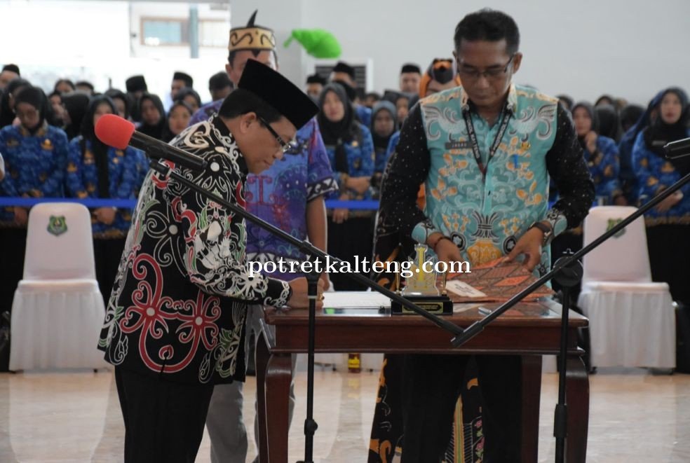 Pj Bupati Kapuas Lantik PPPK Formasi Tenaga Pendidikan dan Kesehatan di Lingkungan Kapuas