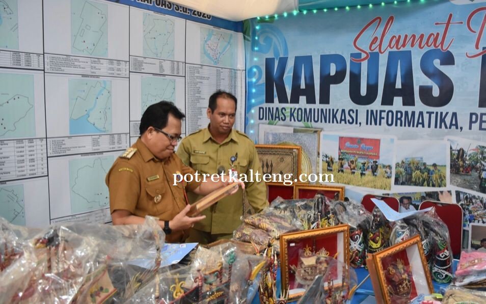 Kunjungi Expo Kapuas 2024, Pj Bupati Kapuas Berkomitem Majukan UMKM