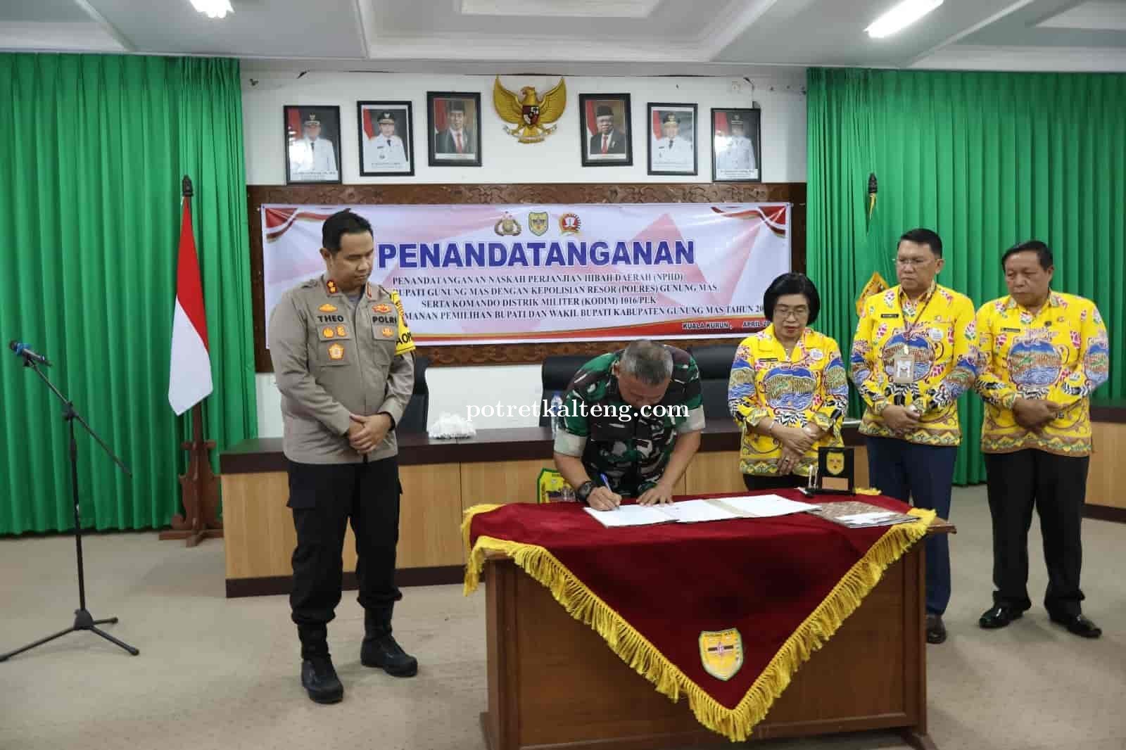 Pemda Gumas Tanda Tangan NPHD untuk Dukung Pilkada Gumas Tahun 2024