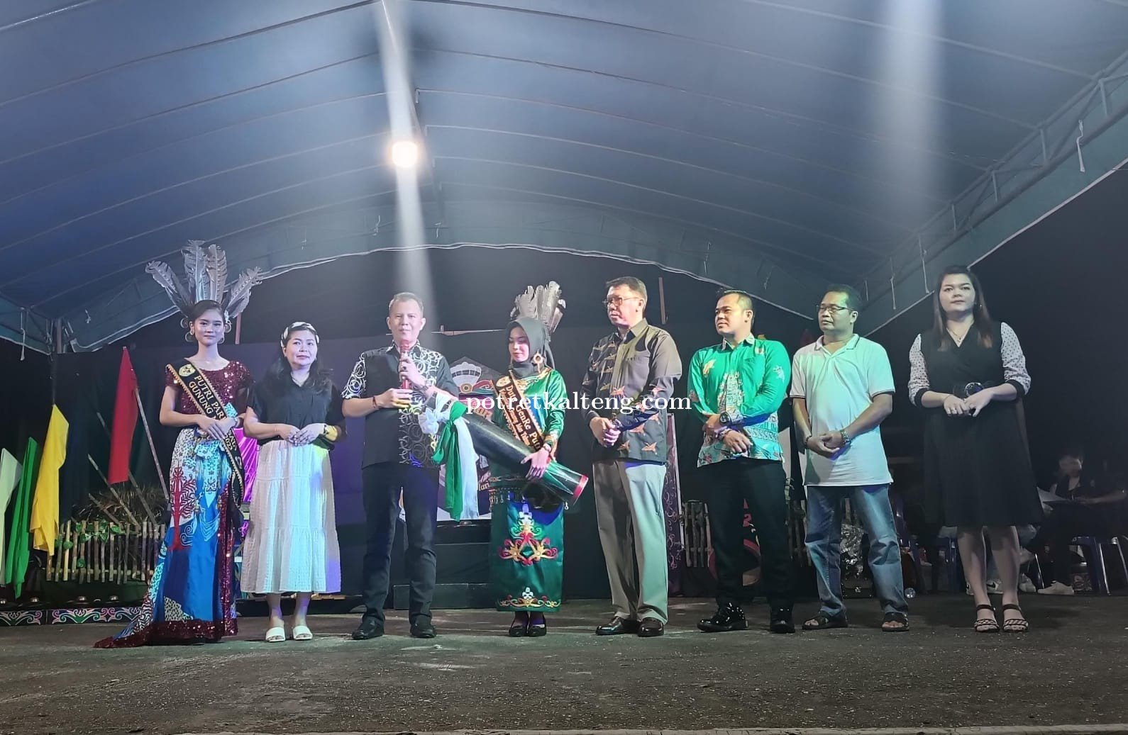 Perayaan Hari Tari Sedunia di Kabupaten Gunung Mas