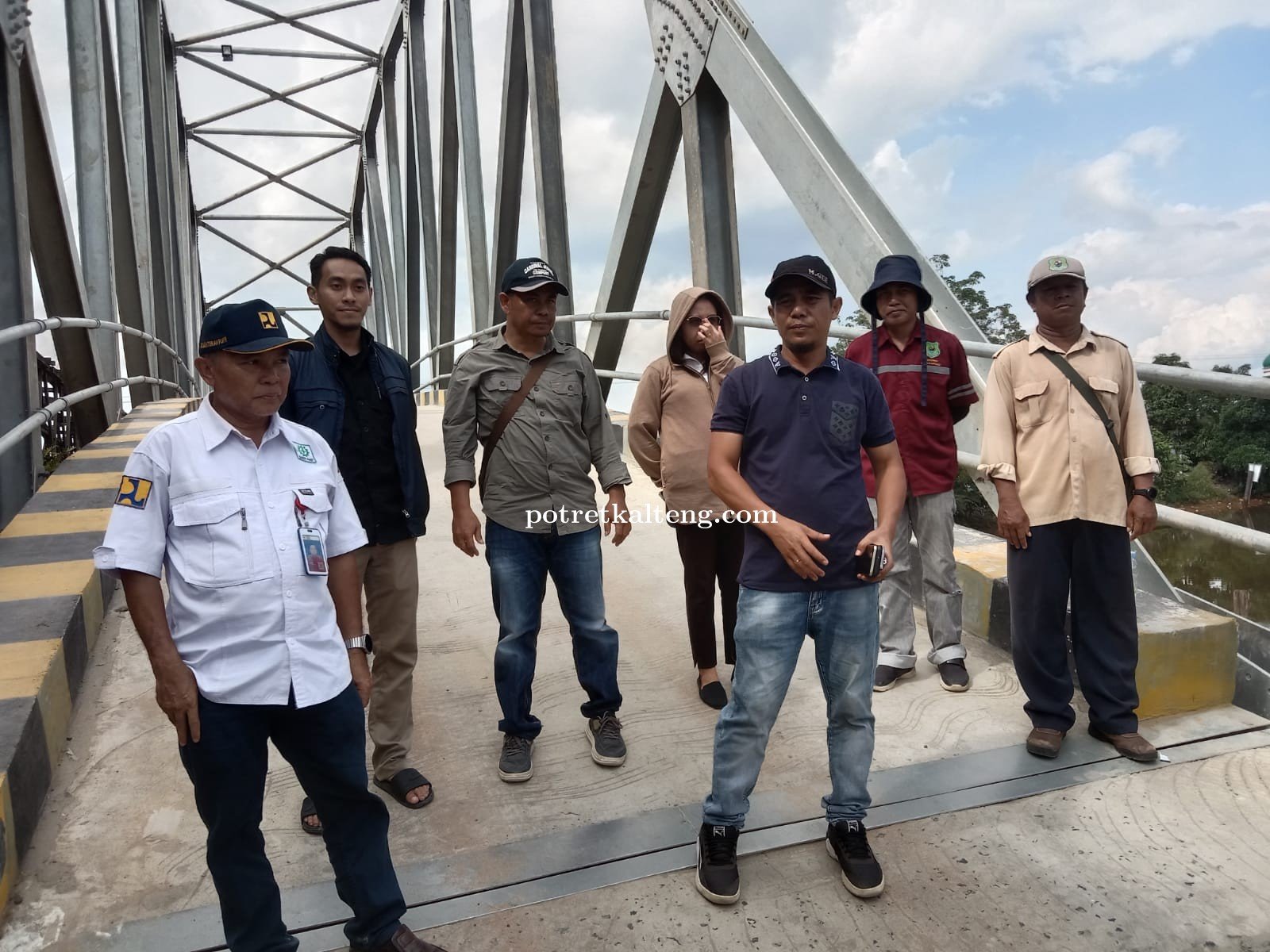 Test Uji Beban, Jembatan Penyebrangan Anjir Km 11 Dinyatakan Telah Siap Berfungsi