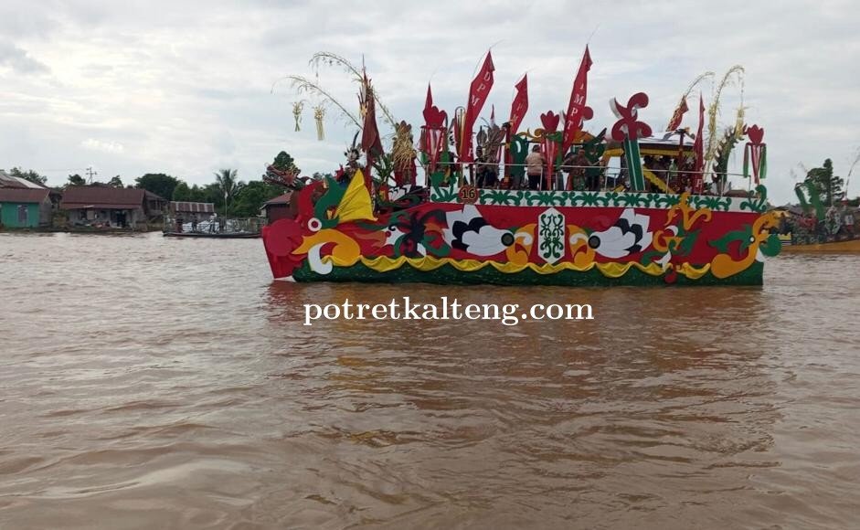 Angkat Tema Banama Naga Lanting Laluhan, DPMPTSP Semarakkan Lomba Perahu Hias