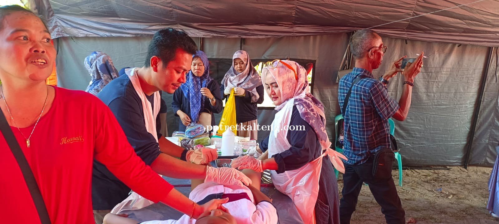 Aktifis Peduli Rakyat dan IDI Kalteng Gelar Khitanan Massal Gratis