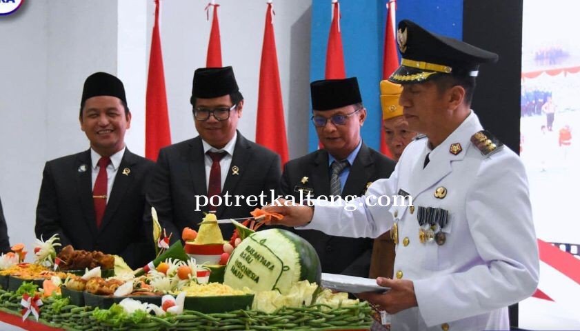 Pemkab Barut Ikuti Live Streaming Upacara Detik-Detik Proklamasi