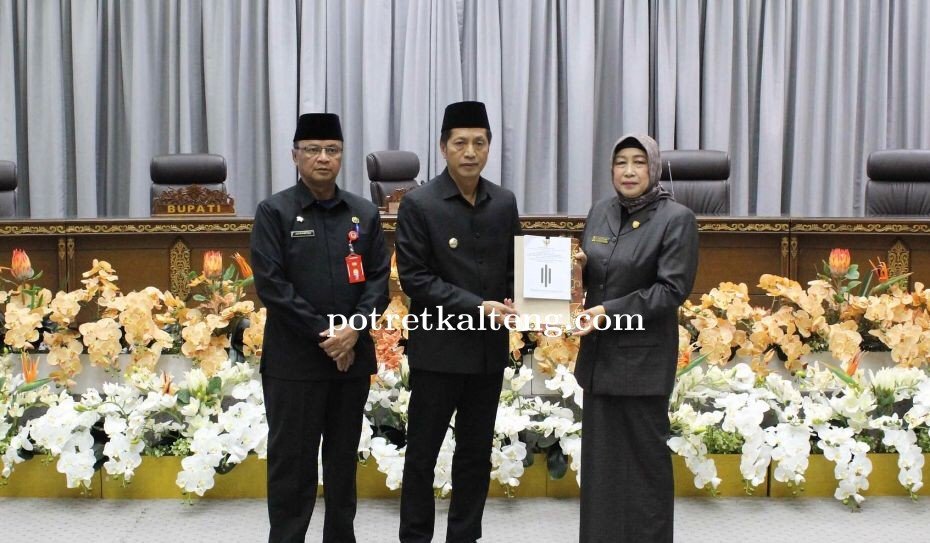 Pemkab Barut Jawab Pemandangan Umum Fraksi DPRD Barito Utara dalam Rapat Paripurna III