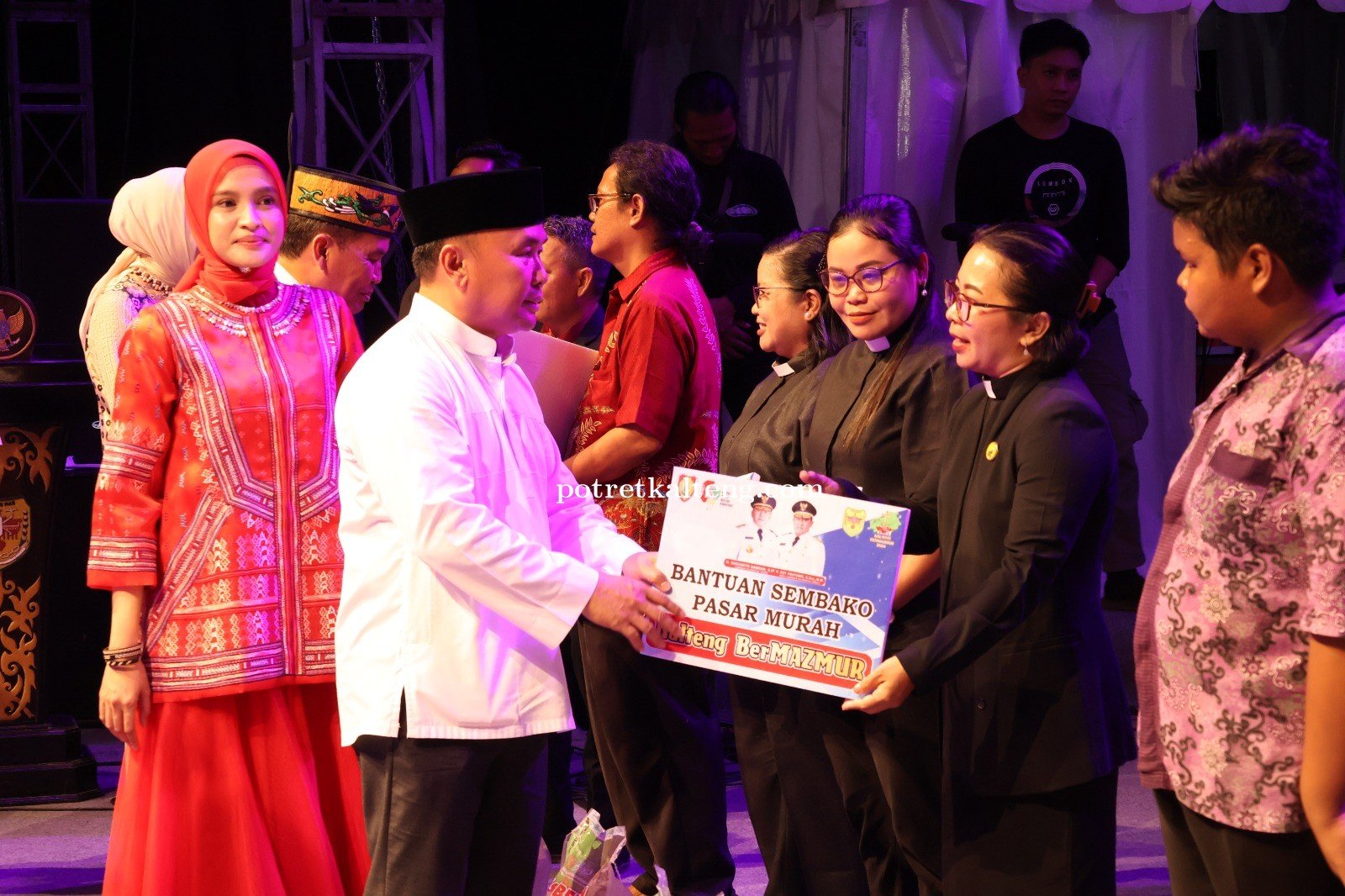 Pj. Bupati Gunung Mas Apresiasi Bantuan 5000 Paket Sembako dari Pemprov Kalteng