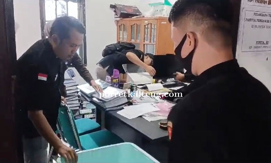 Buntut Korupsi Bawaslu Seruyan, Kejati Kalteng Geledah Kantor Bawaslu Seruyan