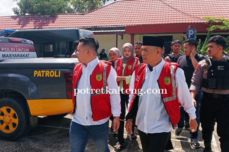 Sidang Perdana Kasus Politik Uang di Barito Utara, Tiga Tersangka Hadir dengan Pengawalan Ketat