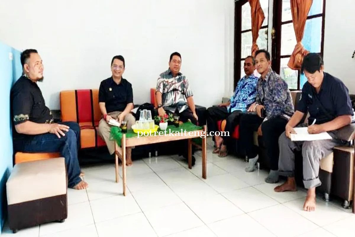 Ketua Komisi II DPRD Barito Utara Terima Aspirasi Warga Desa Batu Raya II Terkait Pembangunan Infras