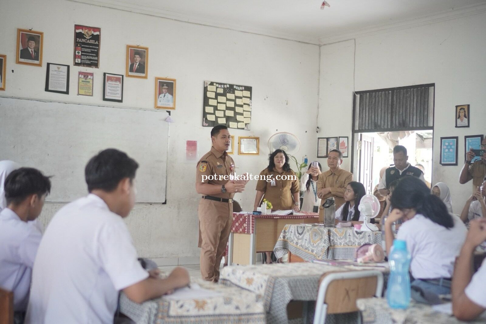 Disdik Kalteng Uji Coba Pembelajaran Hybrid, Plt. Kadisdik Motivasi Siswa Jadi Generasi Unggul