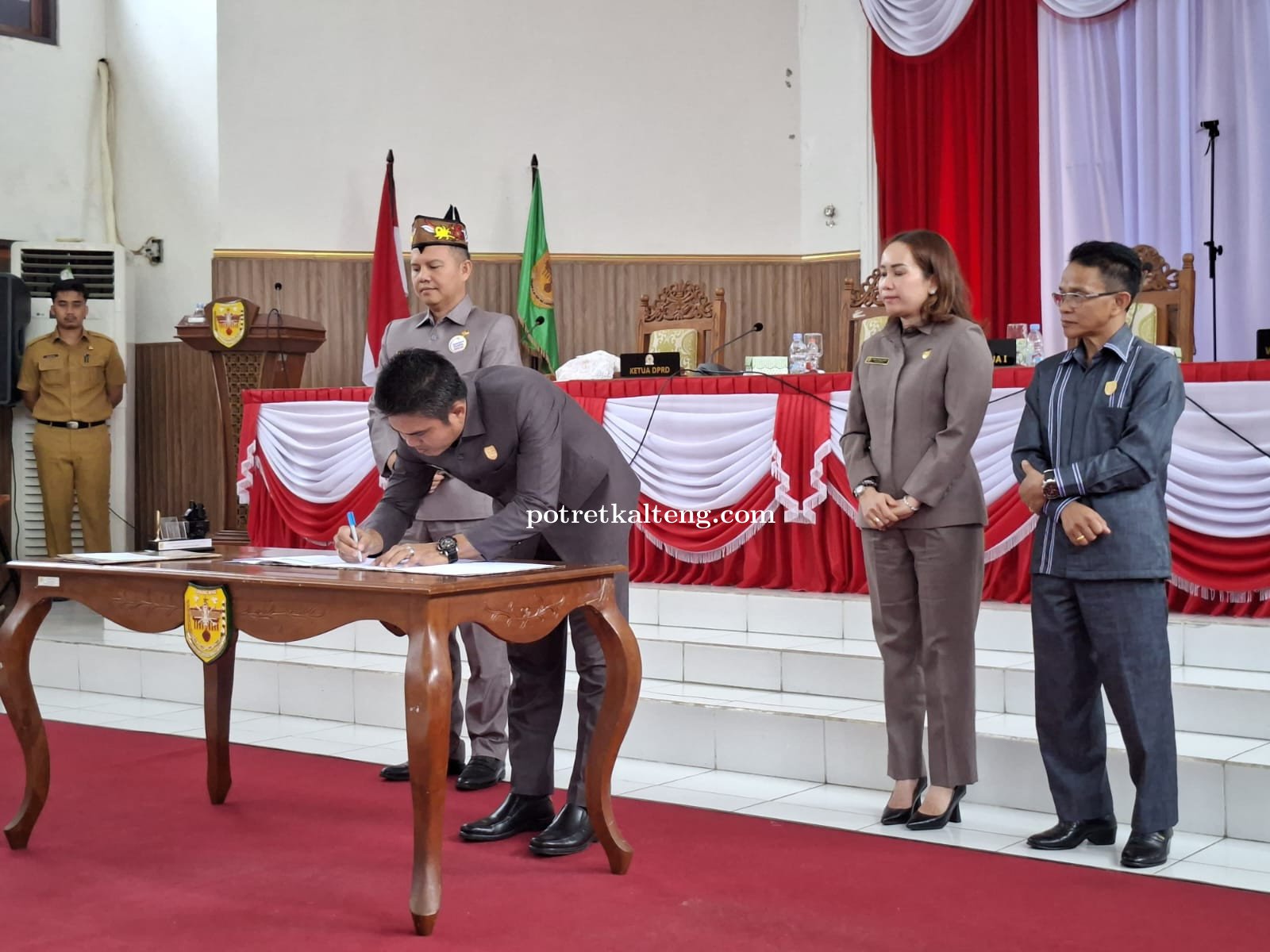 DPRD dan Pemkab Sepakati Tiga Buah Raperda Menjadi Perda