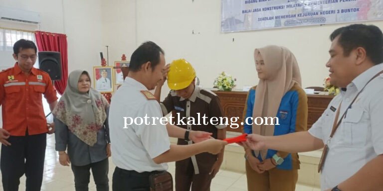 Dinas PUPR Barsel Gelar Pelatihan dan SKK bagi Siswa SMK Negeri 3 Buntok