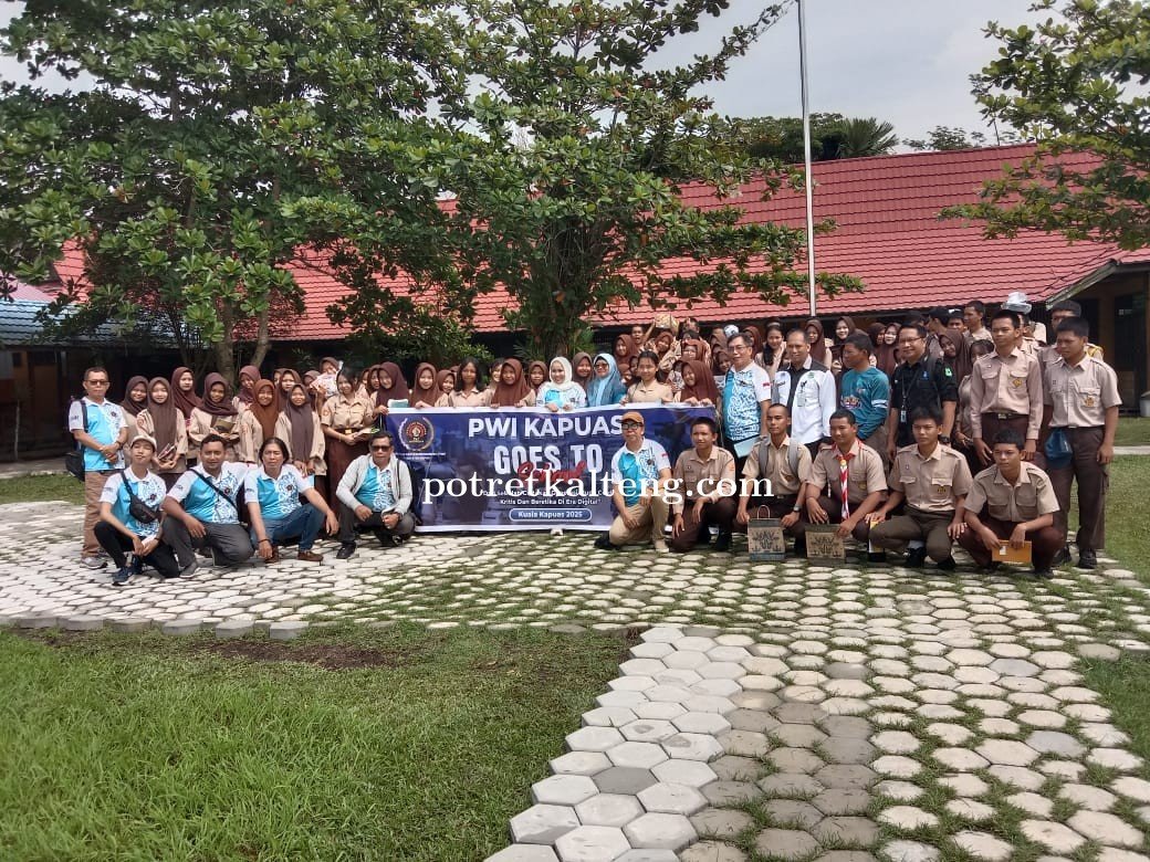 Kenalkan Jurnalistik, PWI Kapuas Go to School ke SMKN 1 Kuala Kapuas