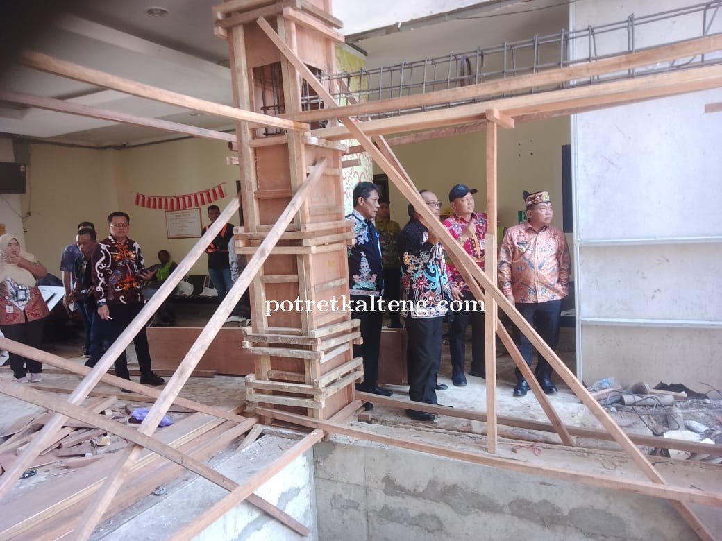 Bupati Tinjau Progres Rehabilitasi Bangunan Paviliun RSUD Kuala Kapuas
