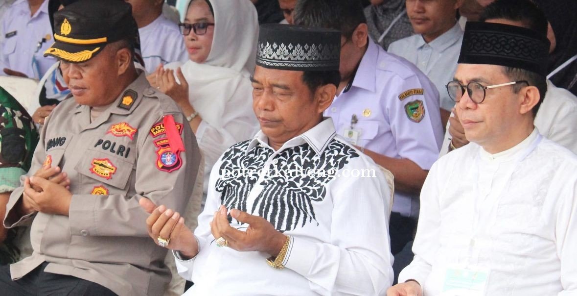 Ketua Komis III DPRD Barut Saksikan Pelepasan Peserta Pawai Ta\'aruf Karnaval MTQH Kabupaten Barito