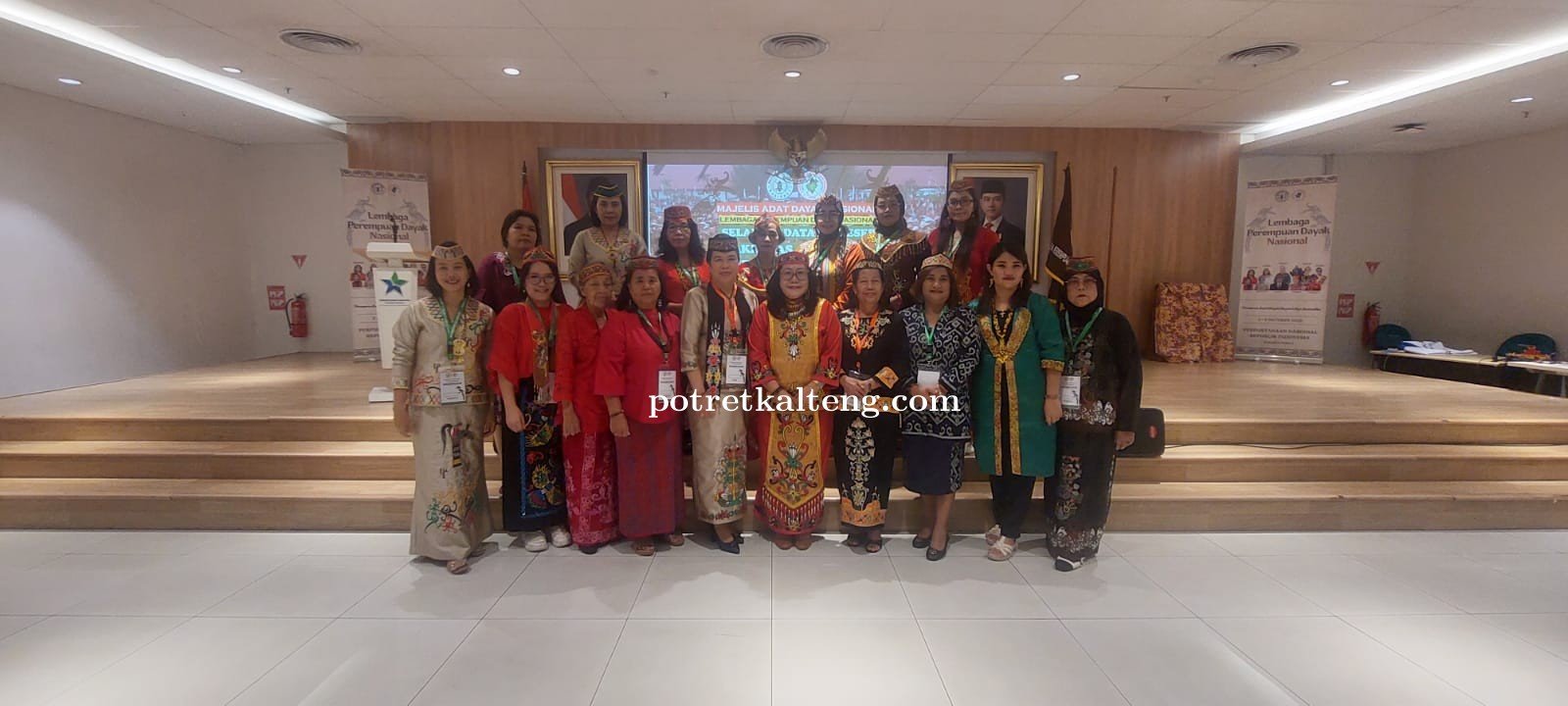Sekolah Lapang, Harapan Baru Bagi Masyarakat Adat Dayak