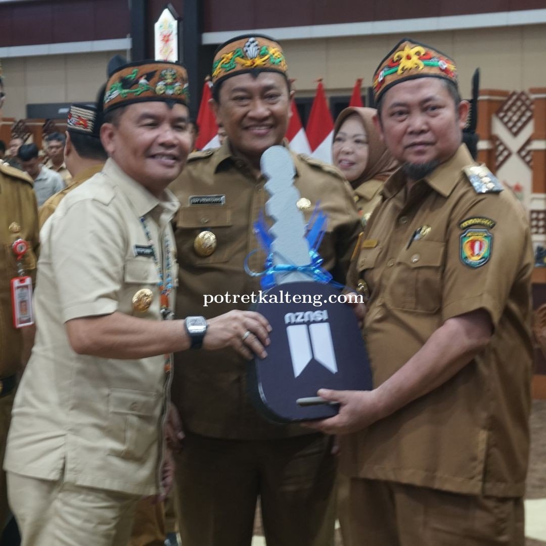 Pemprov Kalteng Serahkan Truk Sampah ke Pemkab Katingan, Dorong Layanan Kebersihan Lebih Efektif