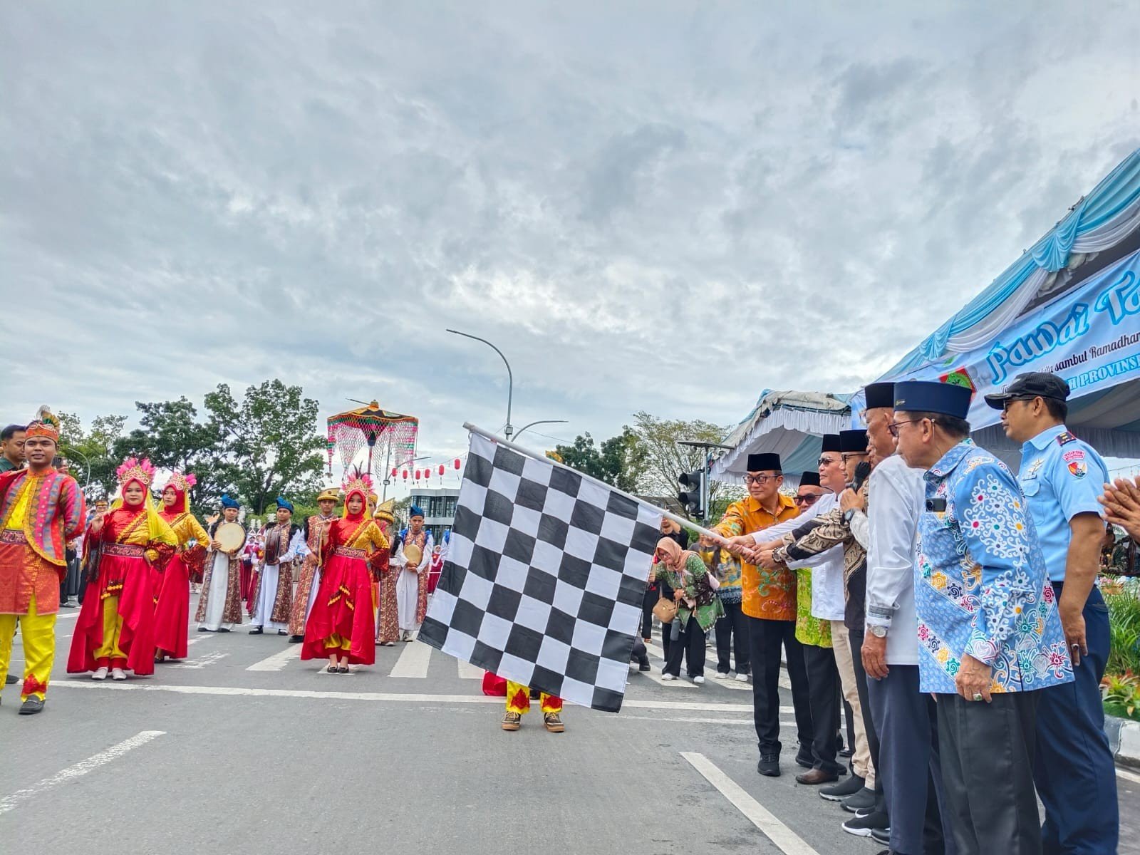Gubernur Kalteng Agustiar Sabran Lepas Ribuan Pawai Tarhib, Sambut Ramadan 1447 H